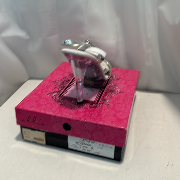 Clear heels 5 inch M diamond new in the box competition shoes - Picture 3 of 4